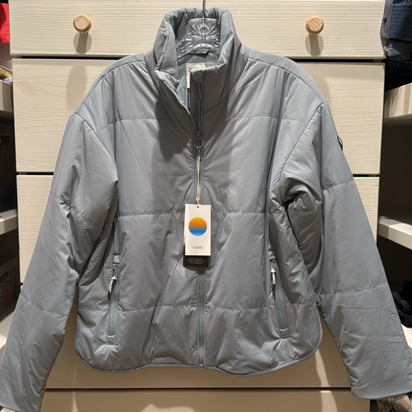 NWT Vuori canyon insulated jacket Size M, color vintage pistachio - Picture 6 of 6